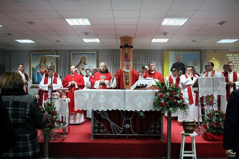 Varazdinska Biskupija Zupa Blazenog Alojzija Stepinca U Koprivnici Proslavila Svog Nebeskog Zastitnika