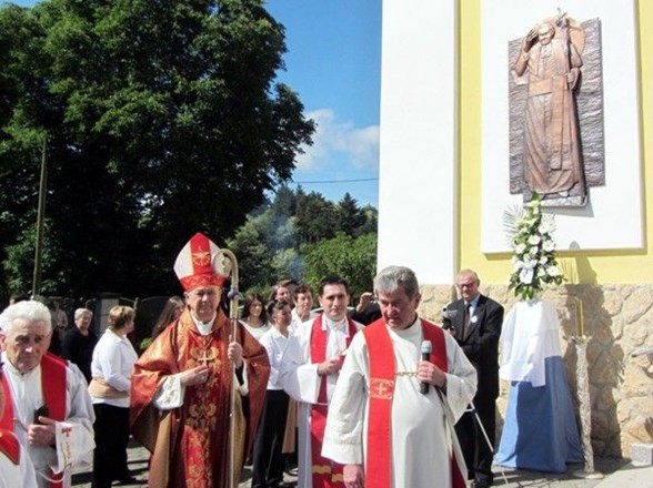 Biskup Mrzljak u Vinici blagoslovio bakrorez sv. pape Ivana Pavla II.