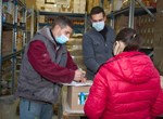 Tradicionalno darivanje Caritasa Varaždinske biskupije višečlanih obitelji božićnim paketima