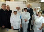 Biskup Mrzljak posjetio pučku kuhinju Caritasa Varaždinske biskupije