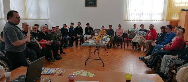 Komunikacija prema osobama s invaliditetom