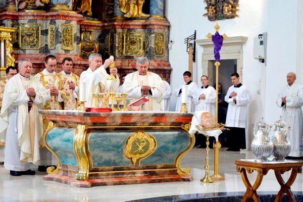 Misa posvete ulja proslavljena u varaždinskoj katedrali