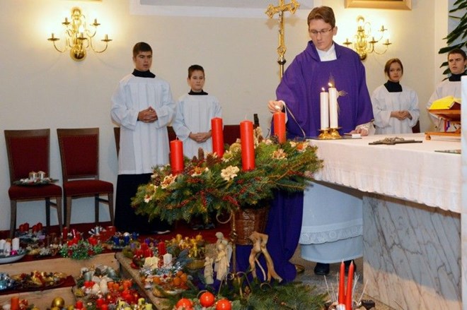 U župi Ivanec počela adventska događanja