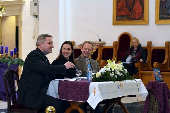 Predstavljen književni prvijenac vlč. Tihomira Koseca "Prije poslije fejsbuka"