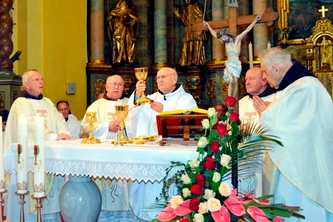 U Čakovcu proslavljena zlatna misa fra Anđelka Rakhela