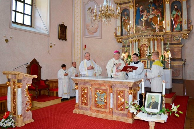 Biskup Mrzljak u Svibovcu posvetio župnu crkvu i novi oltar