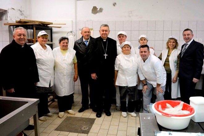 Biskup Mrzljak posjetio Caritasovu pučku kuhinju u Varaždinu