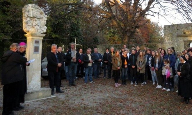 U župi Klenovnik održana pobožnost Marijinog puta na otvorenom