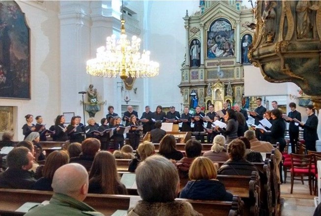 Varaždinski katedralni zbor u uršulinskoj crkvi izveo "Večer s Pomazanikom"