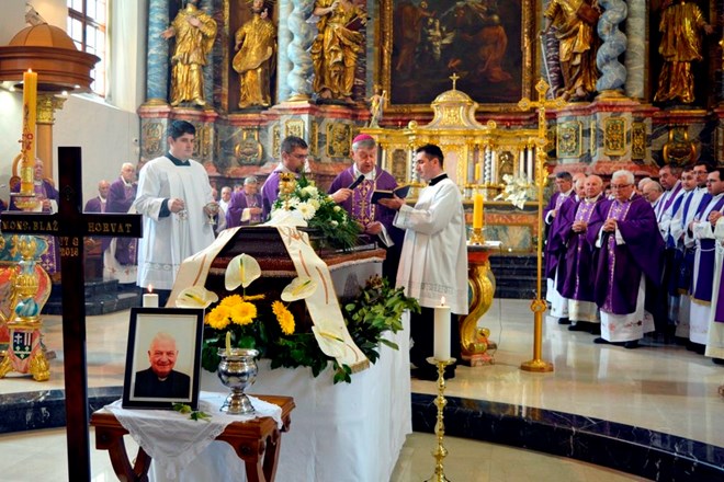 Oproštaj od mons. Blaža Horvata, rektora katedrale u miru