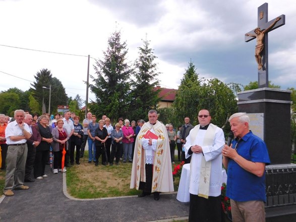 Blagoslov novog raspela u Brezovcu