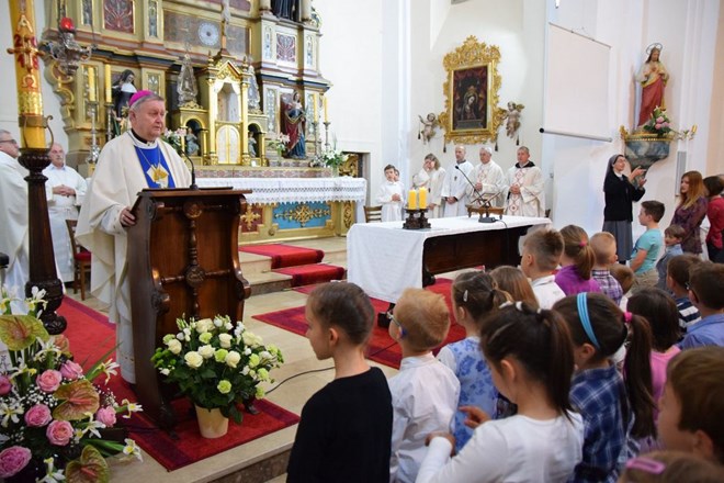 Na blagdan Majke Milosti, kod varaždinskih uršulinki misu predvodio mons. Mrzljak