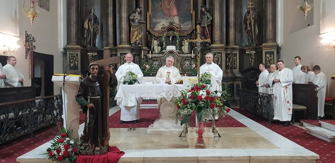 Mons. Juraj Batelja na završetku godišnjeg klanjanja u Župi sv. Nikole biskupa u Varaždinu
