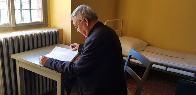 Biskup Mrzljak pohodio Kaznionicu u Lepoglavi te posjetio spomen ćeliju blaženog Alojzija Stepinca