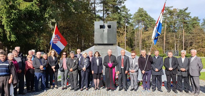 Biskup Mrzljak pohodio HKM u Mariboru te predslavio misu  za nevine žrtve komunizma