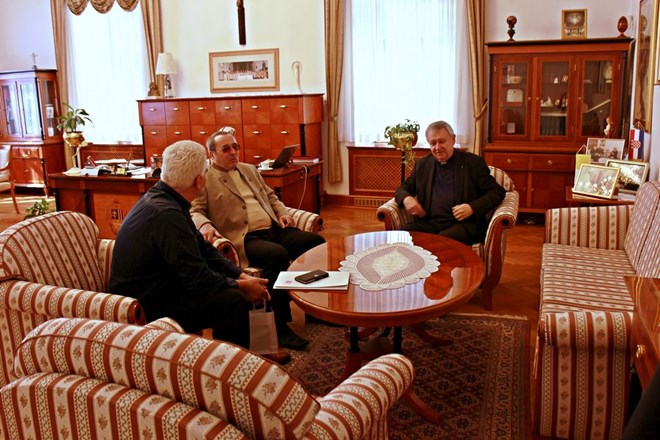 Članovi Bratovštine „Marijanski zavjet za domovinu“ na primanju kod biskupa Mrzljaka