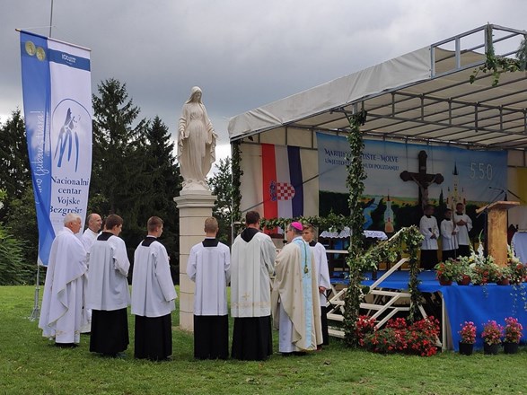 Svečano proslavljena svetkovina Velike Gospe u Molvama i blagoslovljen duhovni temelj centra "Oaza Bezgrešne"