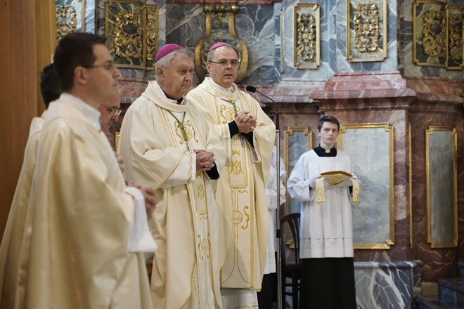 Biskup Radoš na Uskrs: Isus uvijek prati naše korake