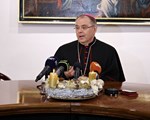 Slika Božićni susret biskupa Radoša s medijskim djelatnicima