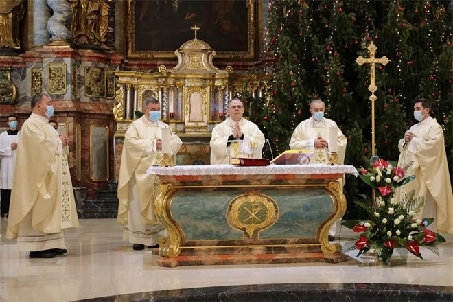 Mons. Radoš na Svjetski dan mira: "Mir ne stvaramo nigdje daleko, on uvijek počinje od nas."