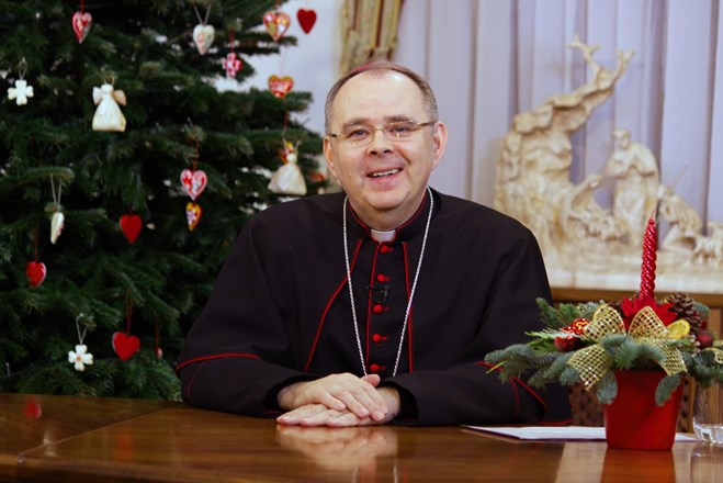 „I NASTANI SE MEĐU NAMA“ - božićna poruka varaždinskog biskupa Bože Radoša