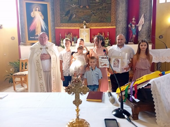 ​Krštenje petog djeteta obitelji Đuranek iz Župe sv. Franje Asiškog, Veliki Bukovec