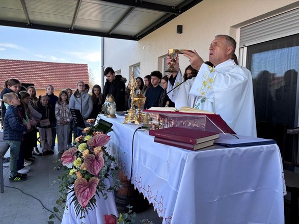 Vlč. Mladen Gorupić proslavio 35 godina svećeništva