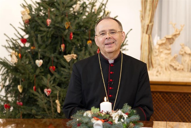 Božićna čestitka varaždinskog biskupa mons. Bože Radoša