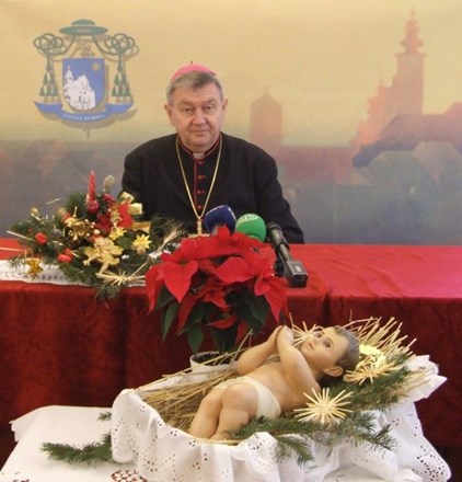 Božićna poruka biskupa mons. Josipa Mrzljaka (audio i video)