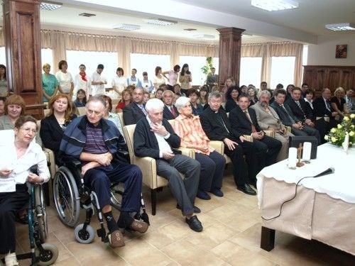 Biskup Mrzljak blagoslovio u Radovcu novi Dom za starije i nemoćne