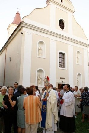 Biskup Mrzljak u mađarskom Homokkomáromu predvodio misu za Hrvate i tamošnje vjernike