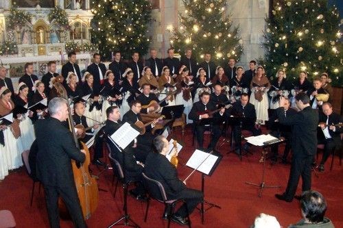 U Molvama božićni koncert ansambla "Lado"