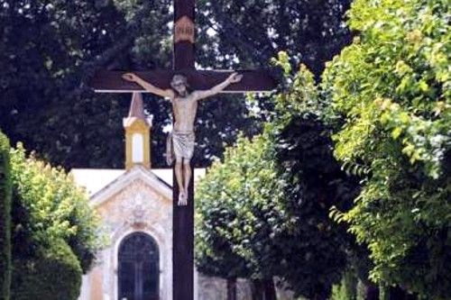 Biskup Mrzljak predvodio mise na Sve svete u Varaždinu