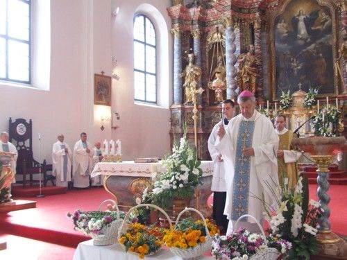 Biskup Mrzljak na Veliku Gospu predvodio mise u katedrali i Belici