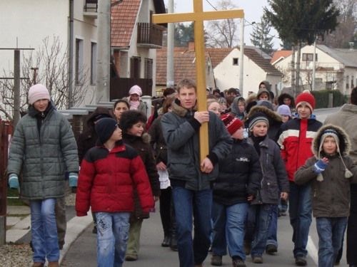 Križni put mladih po župi Sračinec