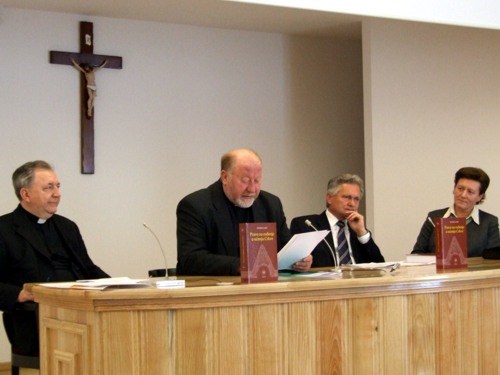 Svećenici Varaždinske biskupije o pravu na rođenje u učenju Crkve