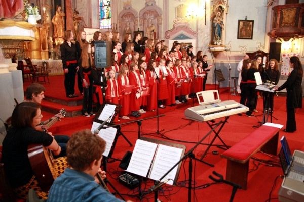 Zlatna harfa Varaždinske biskupije održana u Kotoribi