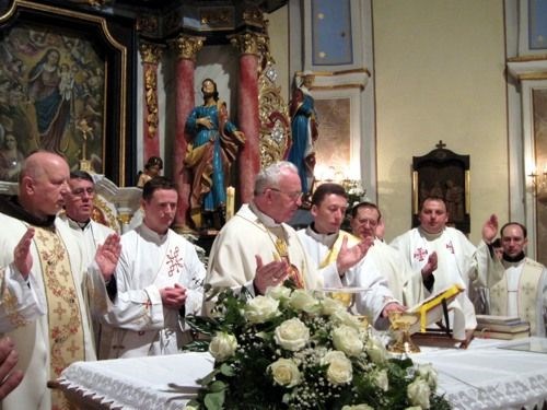 Biskup Jezerinac predvodio zavjetnu procesiju grada Koprivnice