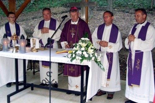 Biskup Mrzljak predvodio misu na Dan sjećanja na žrtve režima