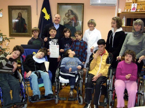 Ministranti iz Svete Marije ponovno darivali djecu u Caritasovu boravku u Čakovcu