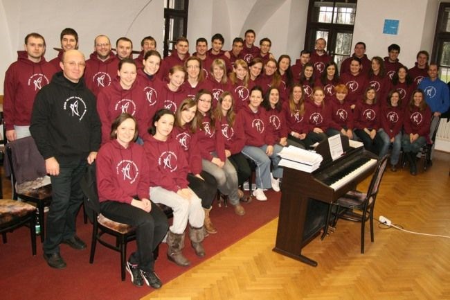 Novi logotip i odore članova Zbora mladih Varaždinske biskupije